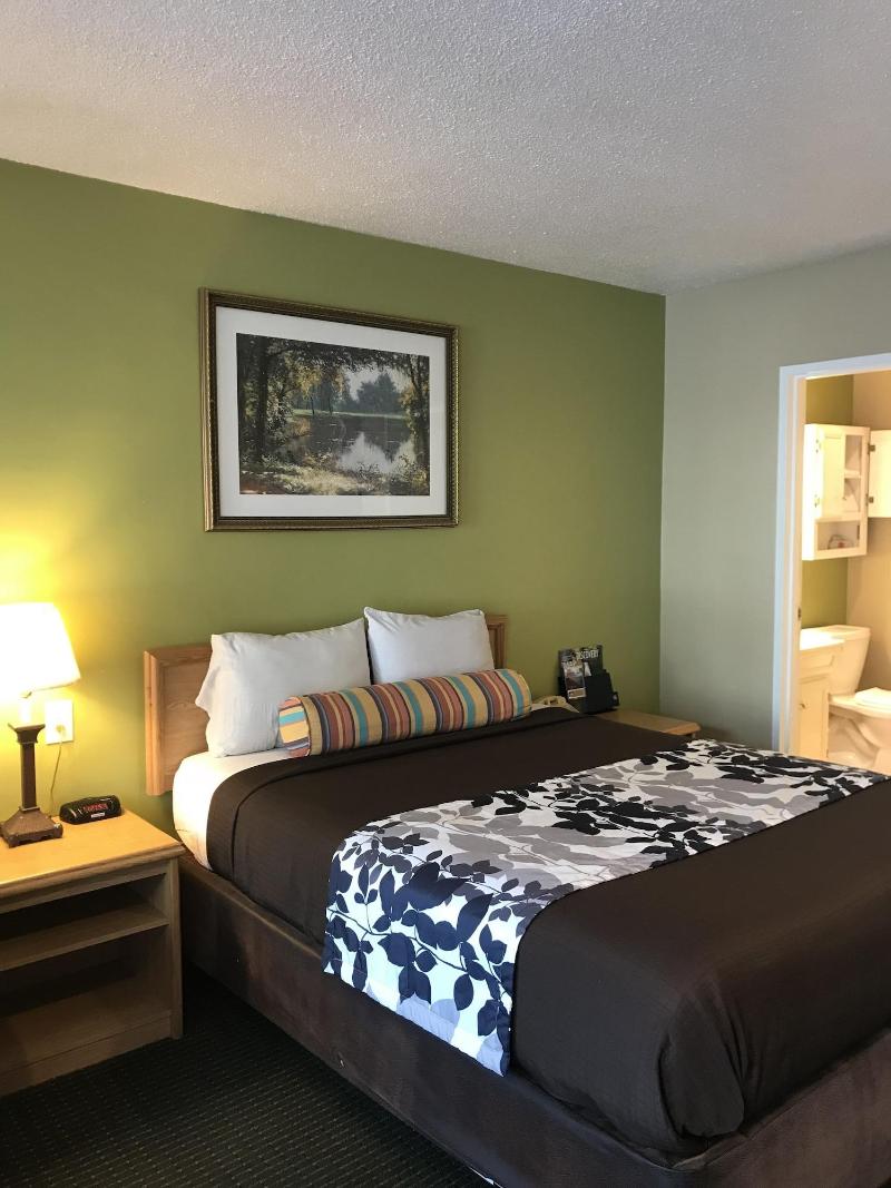 Travelers Inn Eugene University image