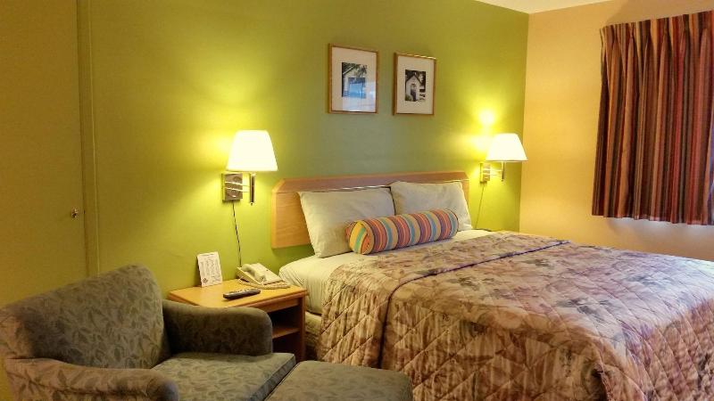 Travelers Inn Eugene University image