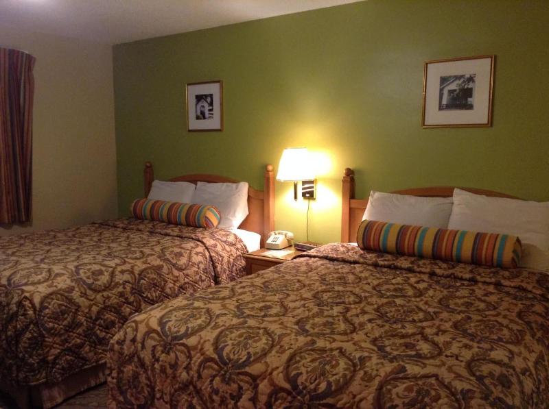 Travelers Inn Eugene University image