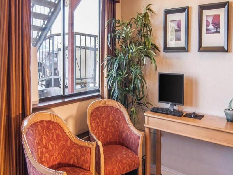 Ashland Valley Inn image