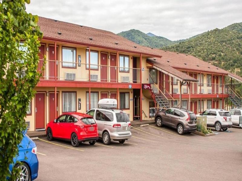 Ashland Valley Inn image
