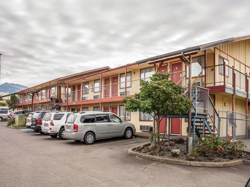 Ashland Valley Inn image