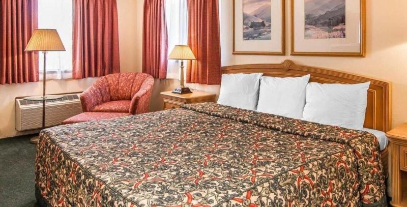 Ashland Valley Inn image