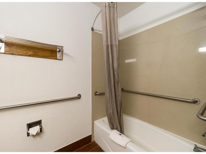 Motel 6 Davenport, IA image