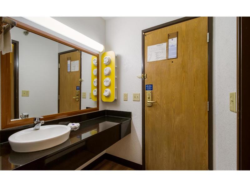 Motel 6 Davenport, IA image