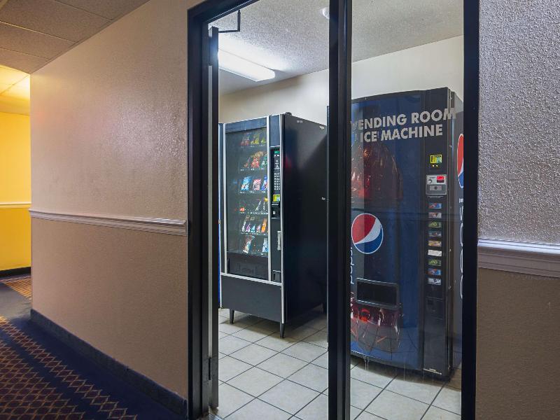 Motel 6 Hannibal Mo image