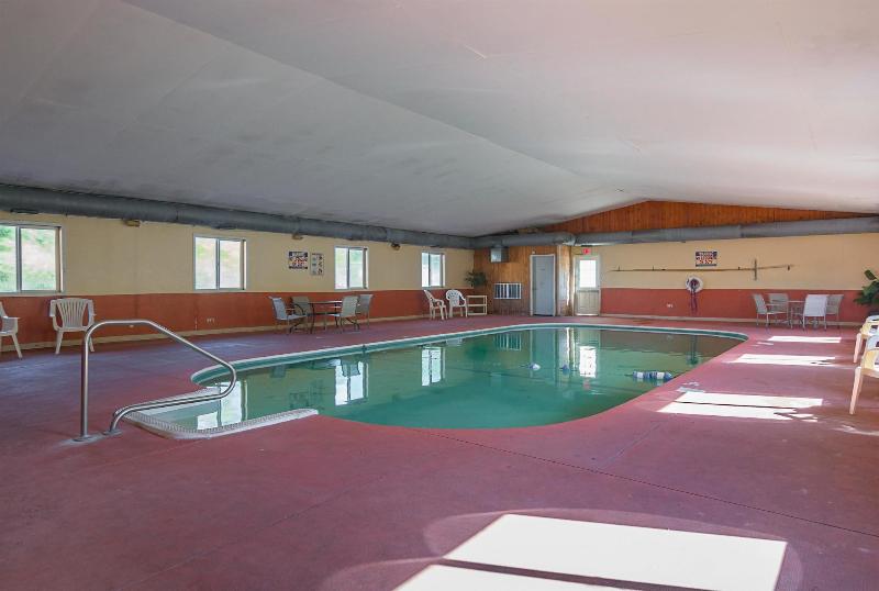 Motel 6 Hannibal Mo image