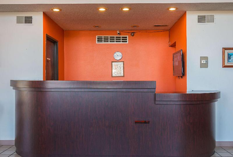 Motel 6 Hannibal Mo image