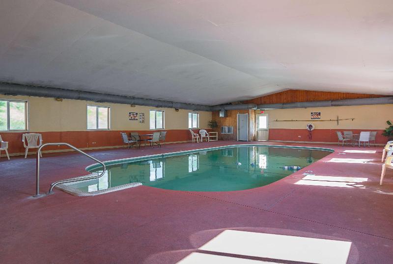 Motel 6 Hannibal Mo image