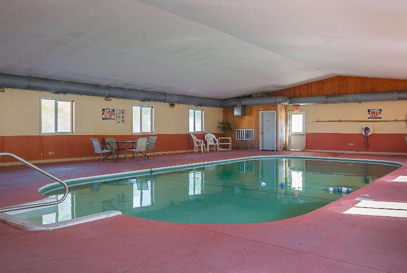 Motel 6 Hannibal Mo image