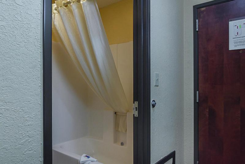 Motel 6 Hannibal Mo image
