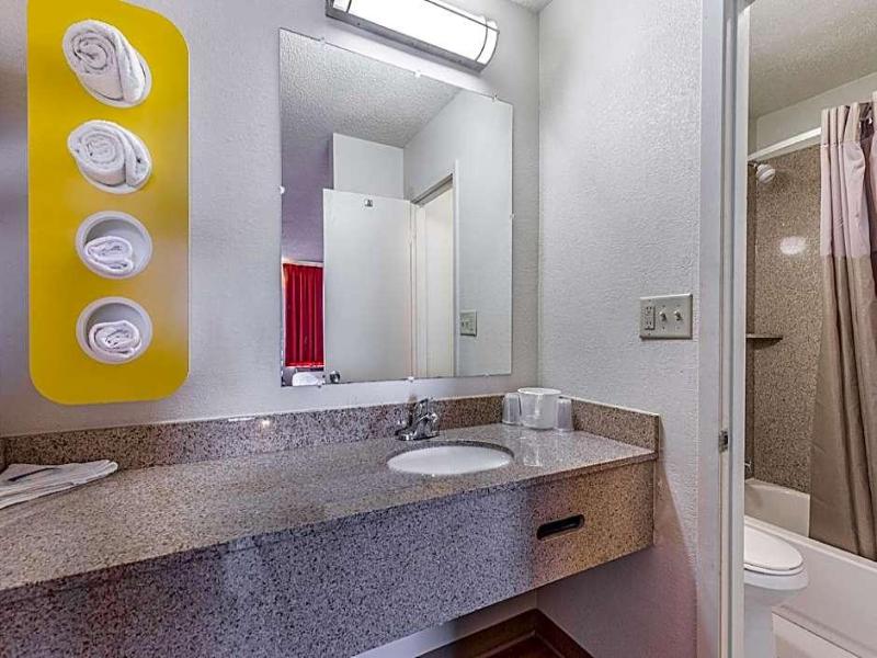 Motel 6 Mount Vernon, Il image