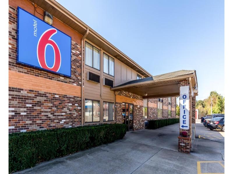 Motel 6 Troy, Il image