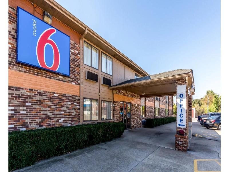 Motel 6 Troy, Il image