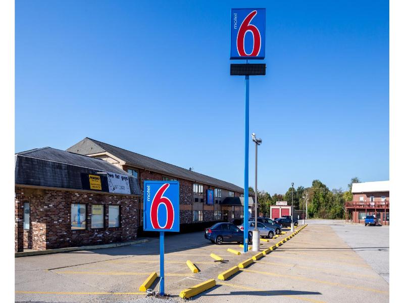 Motel 6 Troy, Il image
