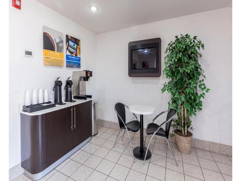 Motel 6 Troy, Il image