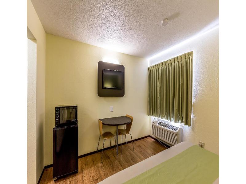 Motel 6 Troy, Il image