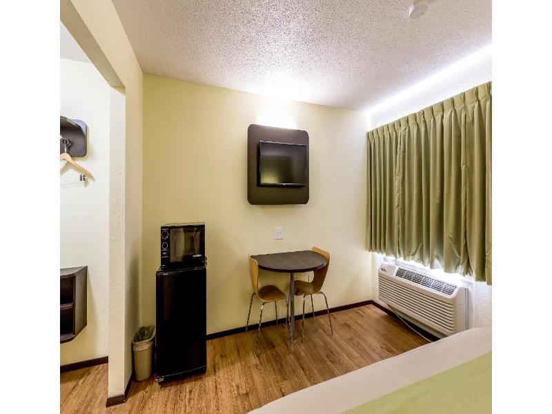 Motel 6 Troy, Il image