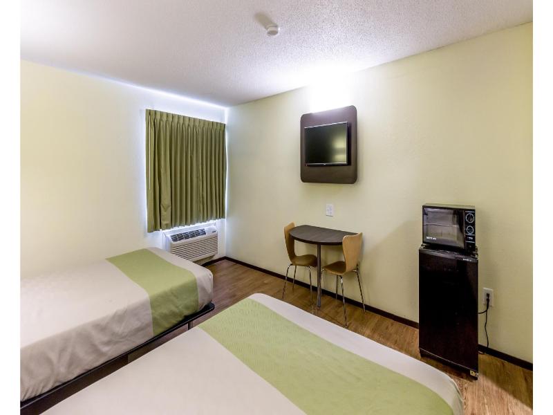 Motel 6 Troy, Il image