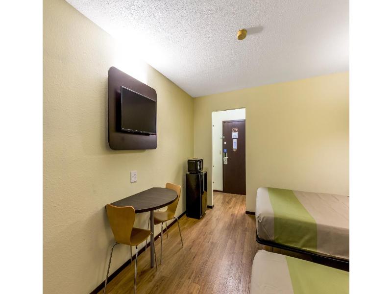 Motel 6 Troy, Il image