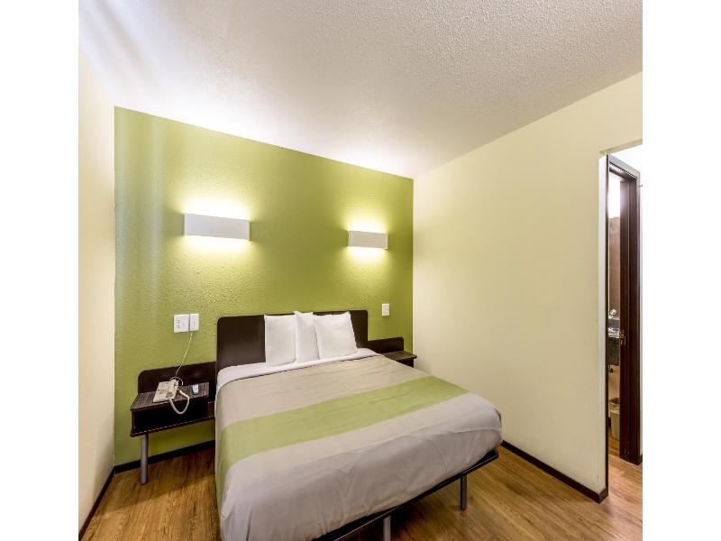 Motel 6 Troy, Il image