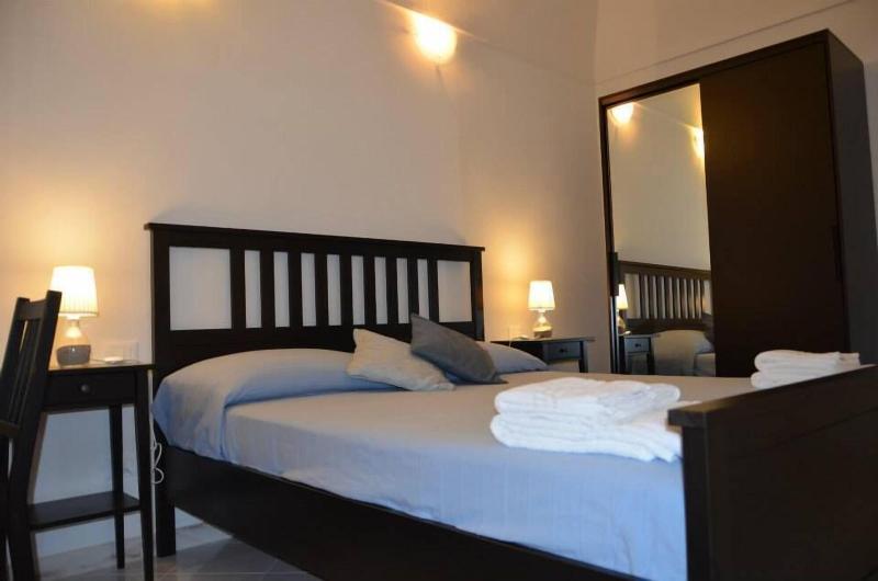 Ro Ri Rooms image