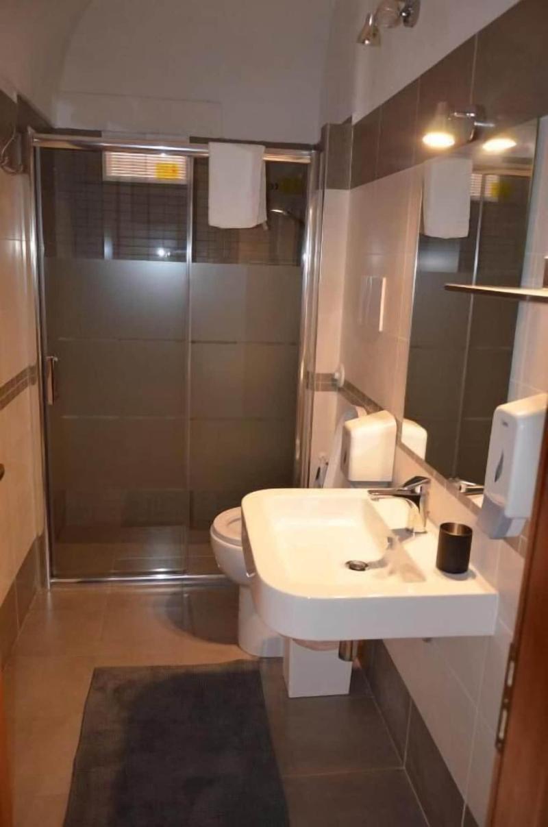 Ro Ri Rooms image