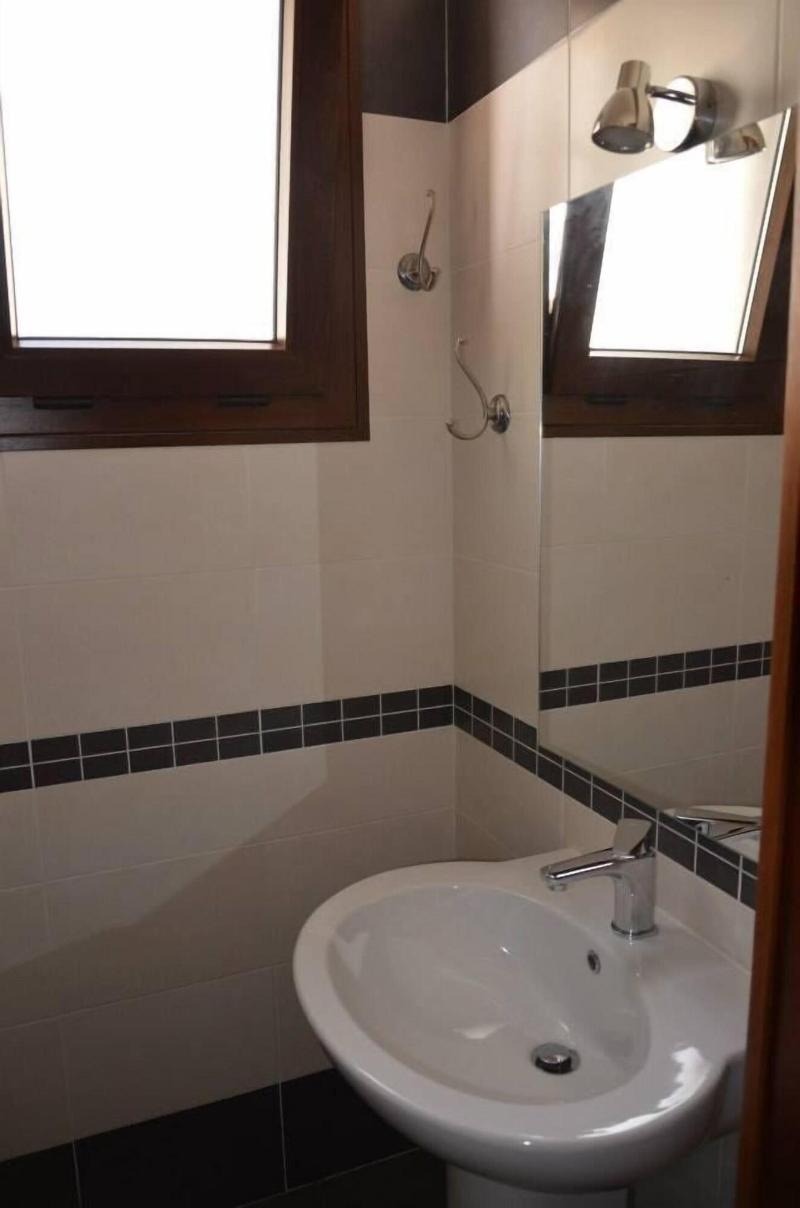 Ro Ri Rooms image