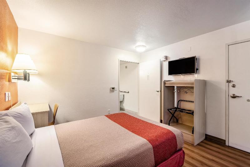 Motel 6 Youngtown Az Phoenix Sun City - Image 10