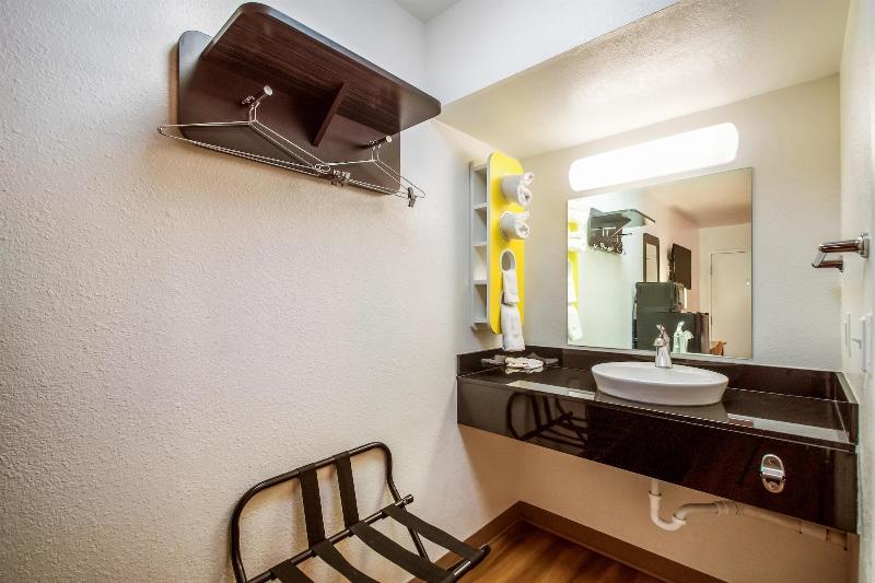 Motel 6 Youngtown Az Phoenix Sun City - Image 6