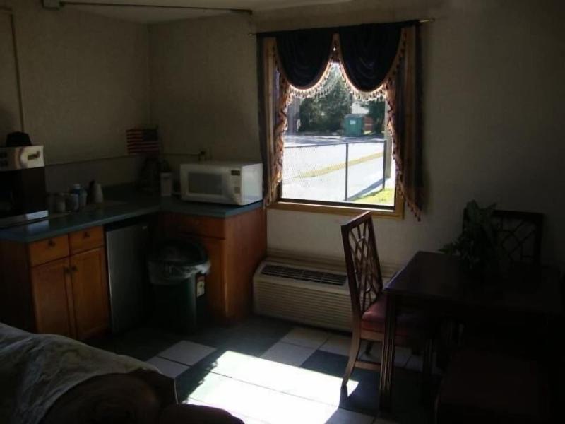 Budget Inn Express image