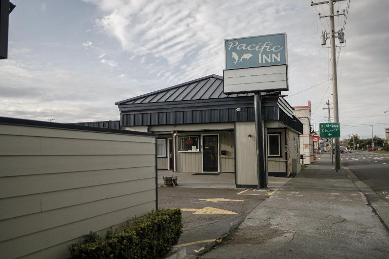 Pacific Inn image