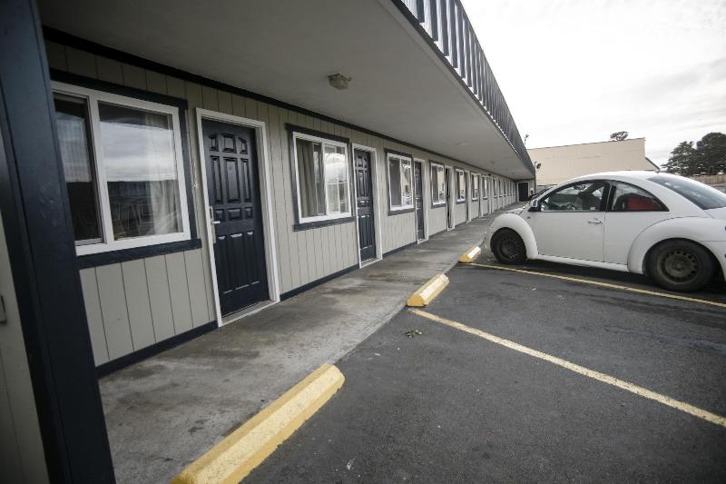Pacific Inn image