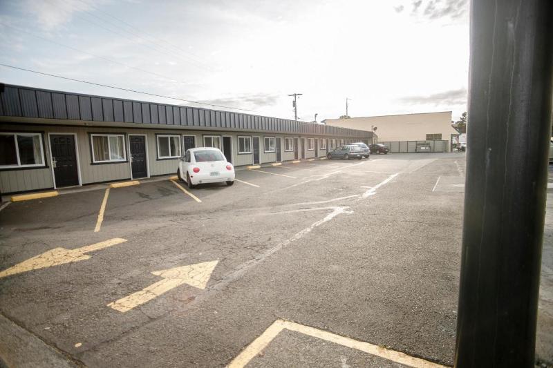 Pacific Inn image