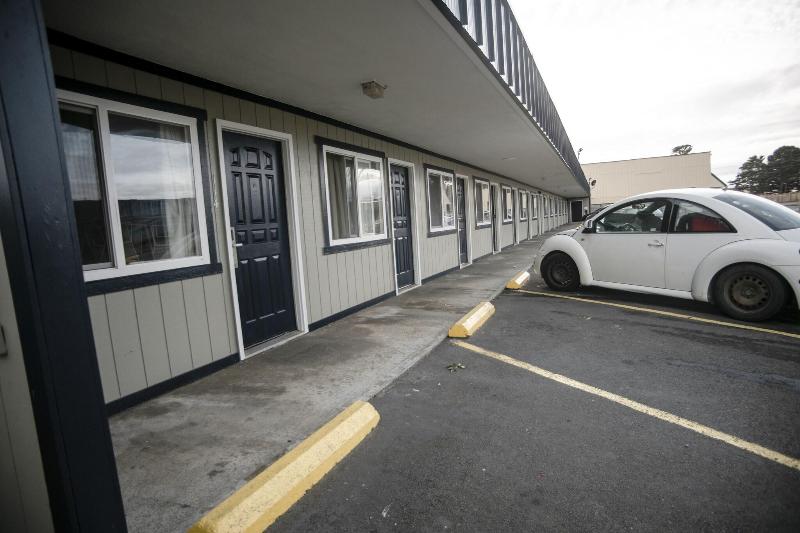 Pacific Inn image