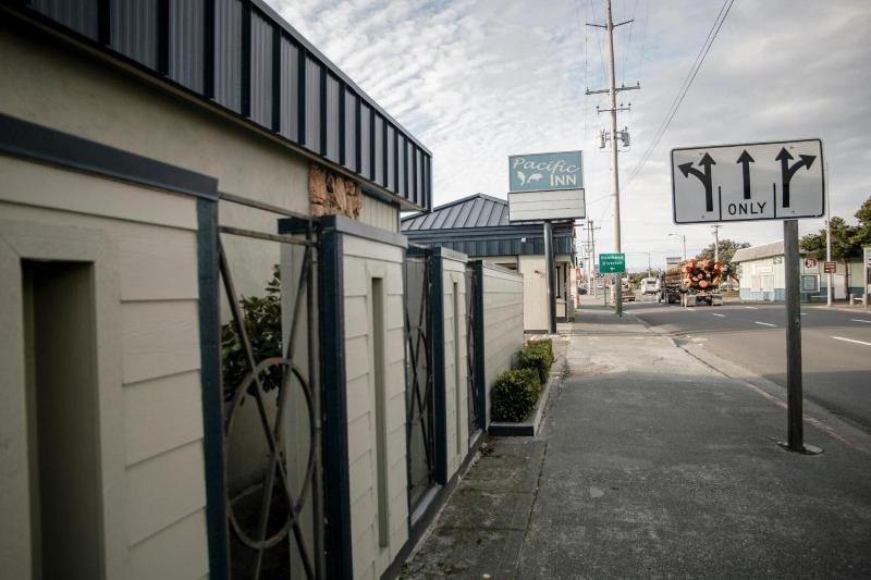 Pacific Inn image