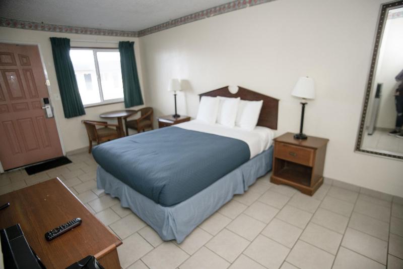 Pacific Inn image