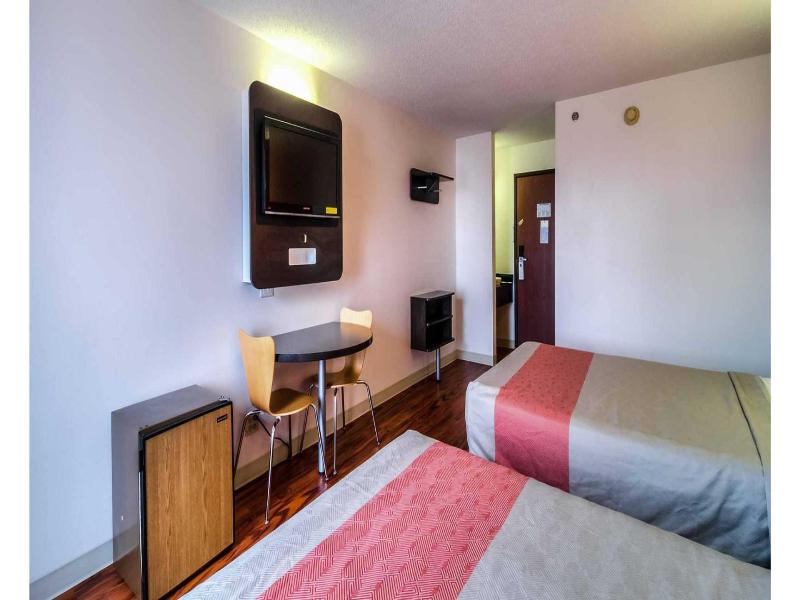 Motel 6 Lansing, Il - Chicago South image