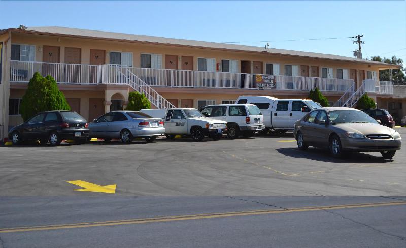 Budget Inn Of Needles — general view
