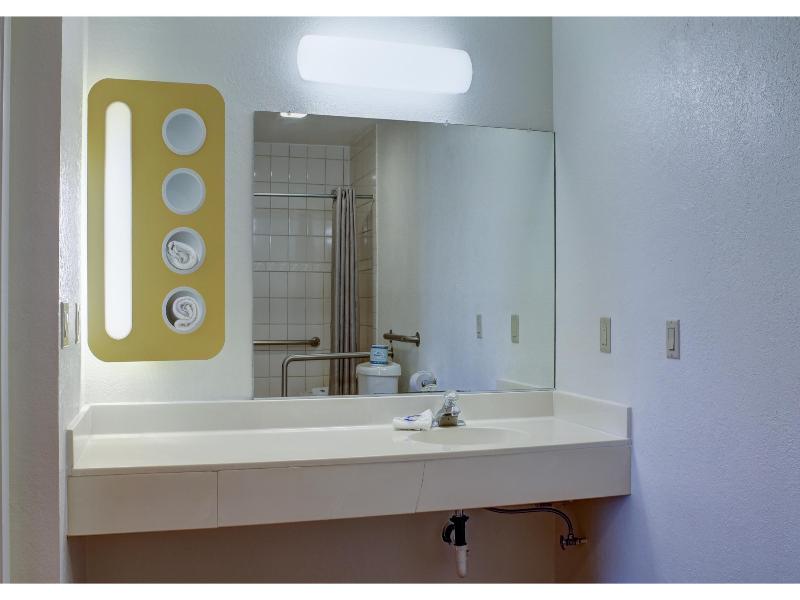 Motel 6 Bishop, CA image