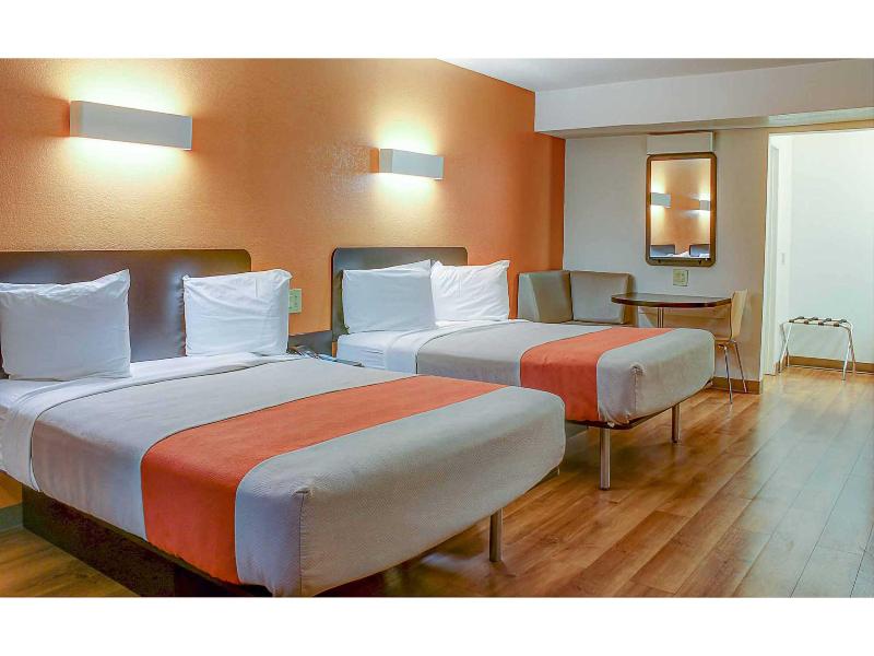 Motel 6 Bishop, CA image