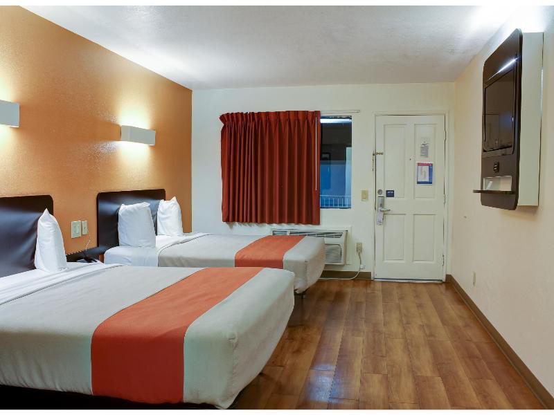 Motel 6 Bishop, CA image