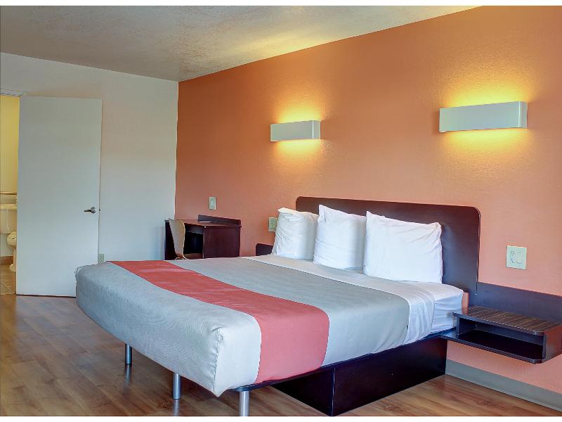 Motel 6 Bishop, CA image