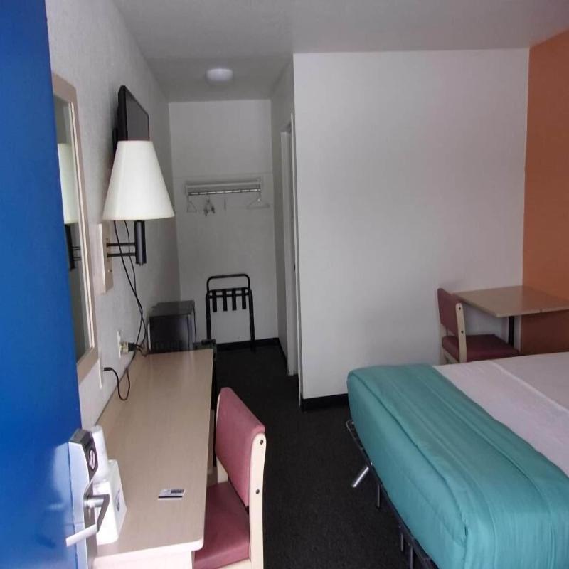 Anderson Inn image