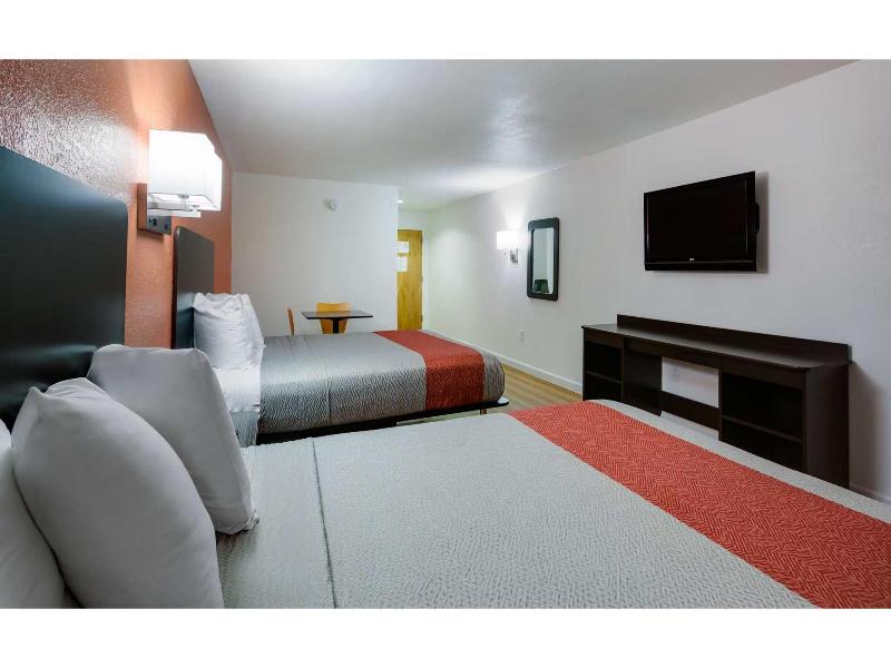 Motel 6 Suwanee, Ga - Gwinnett Center image