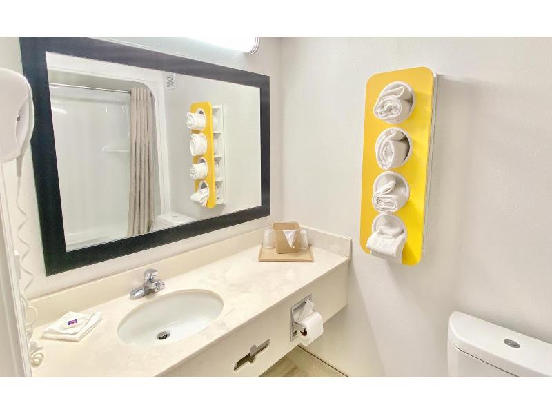 Motel 6 Suwanee, Ga - Gwinnett Center image