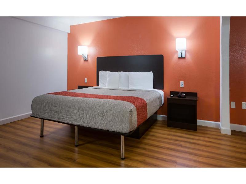 Motel 6 Suwanee, Ga - Gwinnett Center image