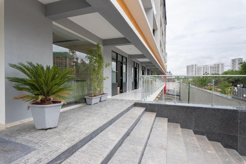 Isuite Hotel Kharadi Pune image