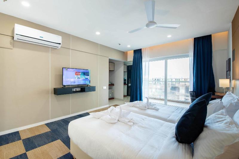 Isuite Hotel Kharadi Pune image