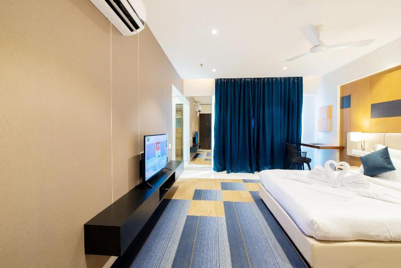Isuite Hotel Kharadi Pune image